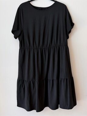 XL Black Tiered Short-Sleeve Dress